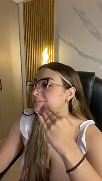 KYLIE JONES6 online show from September 25, 2025, 3:34 am