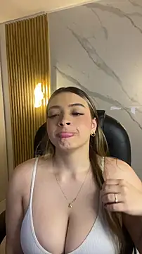 KYLIE JONES6 online show from October 4, 2025, 3:52 am