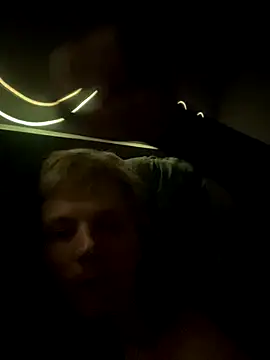  Forest Boy  online show from November 16, 2025, 4:17 am