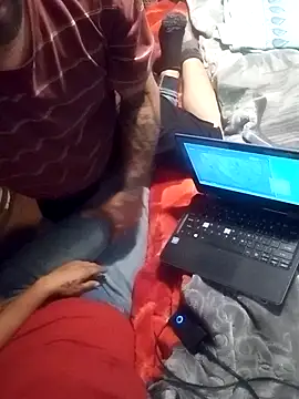 Twoslipperywhenwett online show from September 19, 2025, 8:57 pm