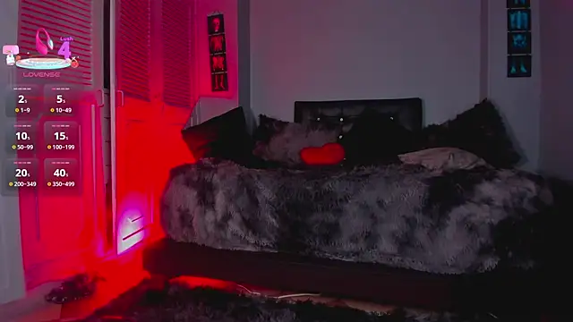 Snapshot of Draculairis chatting on April 2, 2026, 8:48 pm Draculairis online show from April 2, 2026, 8:48 pm