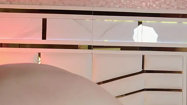 ambar rosse25 online show from December 1, 2025, 11:44 am