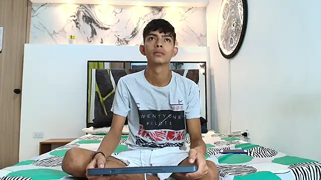 Snapshot of PRETTY_SEX1 chatting on September 13, 2025, 7:19 am PRETTY SEX1 online show from September 13, 2025, 7:19 am