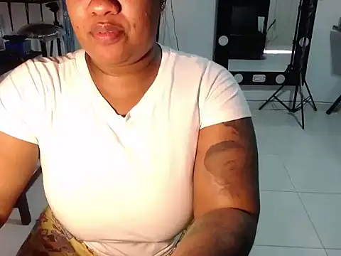 Snapshot of Sam_Blue chatting on February 9, 2026, 4:05 pm Sam Blue online show from February 9, 2026, 4:05 pm