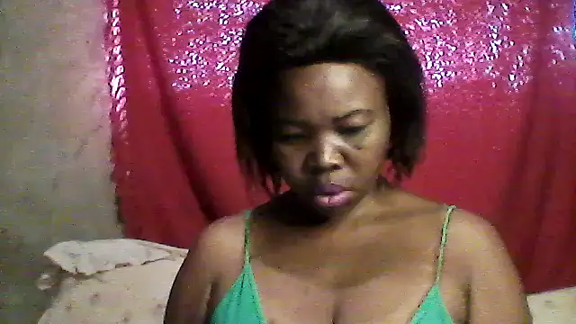 Snapshot of CharlotteXXX chatting on February 9, 2026, 9:40 am CharlotteXXX online show from February 9, 2026, 9:40 am