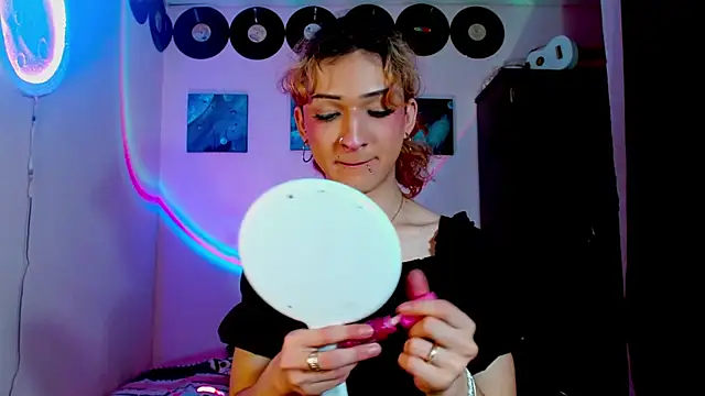 Snapshot of meghan_devil_ chatting on November 25, 2025, 4:02 am meghan devil online show from November 25, 2025, 4:02 am