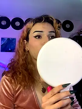 Snapshot of meghan_devil_ chatting on October 8, 2025, 6:26 am meghan devil online show from October 8, 2025, 6:26 am