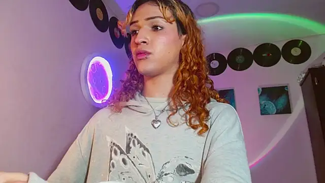 Snapshot of meghan_devil_ chatting on November 11, 2025, 5:13 am meghan devil online show from November 11, 2025, 5:13 am