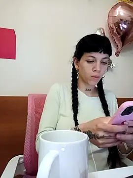 Snapshot of Paula_Alameda chatting on October 8, 2025, 11:27 pm Paula Alameda online show from October 8, 2025, 11:27 pm
