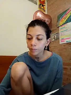 Snapshot of Paula_Alameda chatting on September 21, 2025, 7:52 pm Paula Alameda online show from September 21, 2025, 7:52 pm
