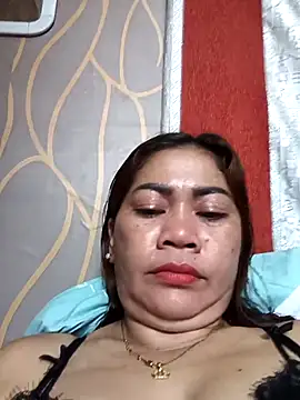 Snapshot of sexybitch_02 chatting on April 21, 2026, 2:14 am sexybitch 02 online show from April 21, 2026, 2:14 am