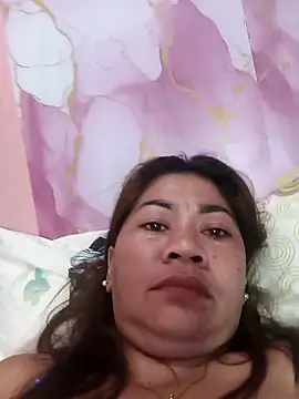 Snapshot of sexybitch_02 chatting on April 18, 2026, 6:43 pm sexybitch 02 online show from April 18, 2026, 6:43 pm