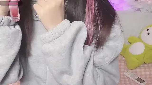 kemybaby online show from December 2, 2025, 3:19 am