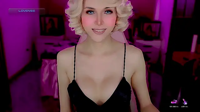 Snapshot of LA_femme_fatale chatting on November 7, 2025, 10:57 pm LA femme fatale online show from November 7, 2025, 10:57 pm