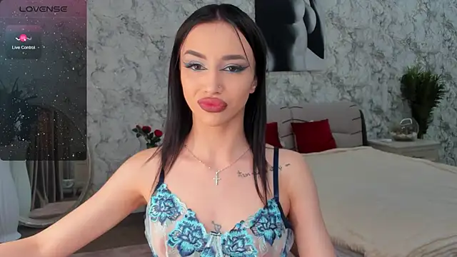 Snapshot of KatieBrown1 chatting on September 19, 2025, 8:07 am KatieBrown1 online show from September 19, 2025, 8:07 am
