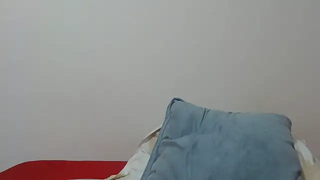 Maryem637048 online show from February 13, 2026, 2:17 pm