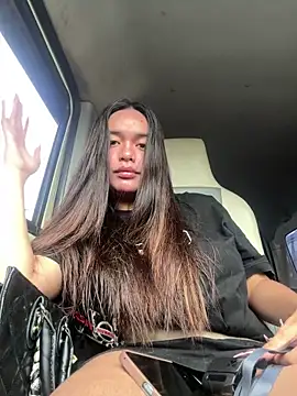 urasianlady online show from October 25, 2025, 7:18 am