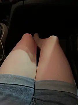 Meii-meyy online show from September 13, 2025, 6:41 pm