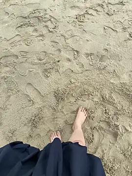 Meii-meyy online show from October 23, 2025, 6:01 am