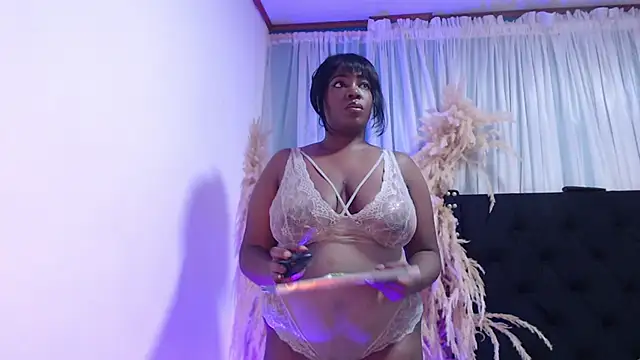 Snapshot of Alhana-miller chatting on January 19, 2026, 12:42 pm Alhana-miller online show from January 19, 2026, 12:42 pm