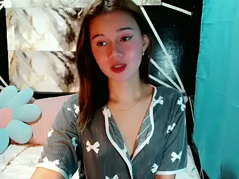 urgirl mikah online show from December 19, 2025, 3:21 am