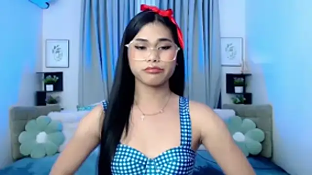 Snapshot of PrettyBlythes_TS chatting on October 30, 2025, 12:47 pm PrettyBlythes TS online show from October 30, 2025, 12:47 pm