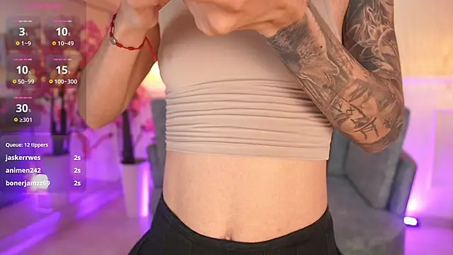 NicoleCrawft online show from November 10, 2025, 7:41 pm