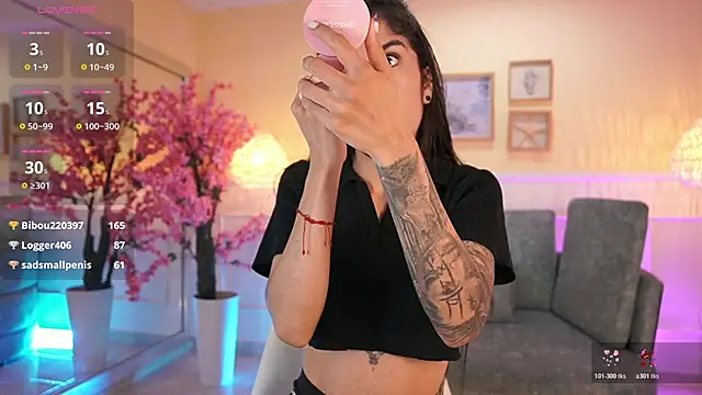 NicoleCrawft online show from November 20, 2025, 7:36 pm