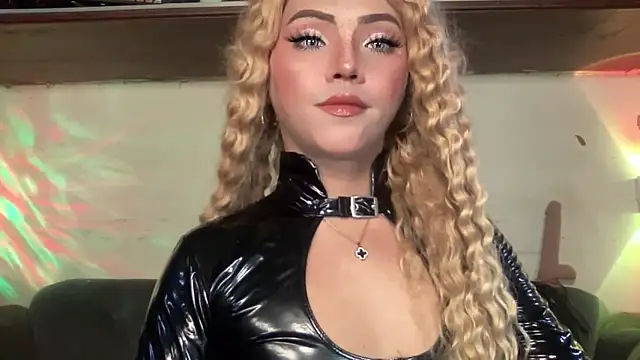 Snapshot of calimonroe chatting on October 25, 2025, 7:14 pm calimonroe online show from October 25, 2025, 7:14 pm