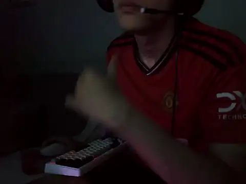 boyhigh1997 online show from September 15, 2025, 10:37 am