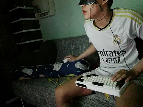 Snapshot of boyhigh1997 chatting on January 17, 2026, 3:37 pm boyhigh1997 online show from January 17, 2026, 3:37 pm