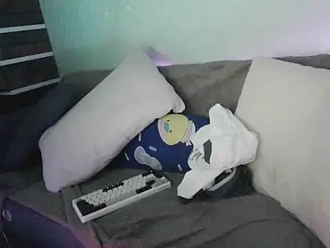 boyhigh1997 online show from October 23, 2025, 3:32 pm