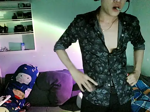 Snapshot of boyhigh1997 chatting on February 17, 2026, 7:16 am boyhigh1997 online show from February 17, 2026, 7:16 am