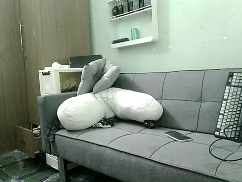 boyhigh1997 online show from May 15, 2026, 2:26 pm