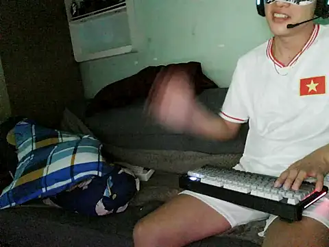 Snapshot of boyhigh1997 chatting on February 3, 2026, 2:44 pm boyhigh1997 online show from February 3, 2026, 2:44 pm