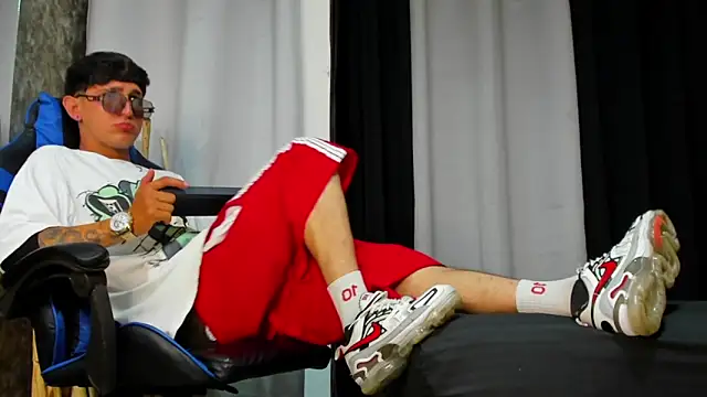 damiann wilians24 online show from September 20, 2025, 3:33 am