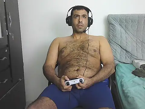 Snapshot of morenocabro10 chatting on April 7, 2026, 6:15 am morenocabro10 online show from April 7, 2026, 6:15 am