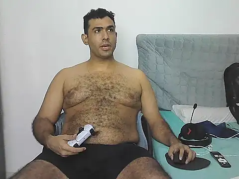 Snapshot of morenocabro10 chatting on April 5, 2026, 3:13 am morenocabro10 online show from April 5, 2026, 3:13 am