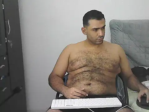 morenocabro10 online show from May 10, 2026, 10:33 pm