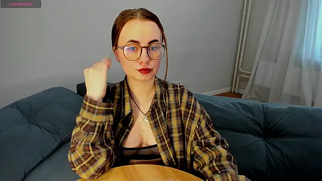 Snapshot of MewStella chatting on April 15, 2026, 1:22 am MewStella online show from April 15, 2026, 1:22 am