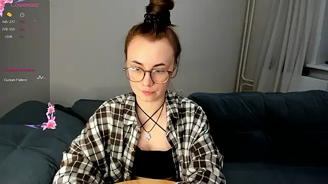 MewStella online show from February 2, 2026, 3:11 pm