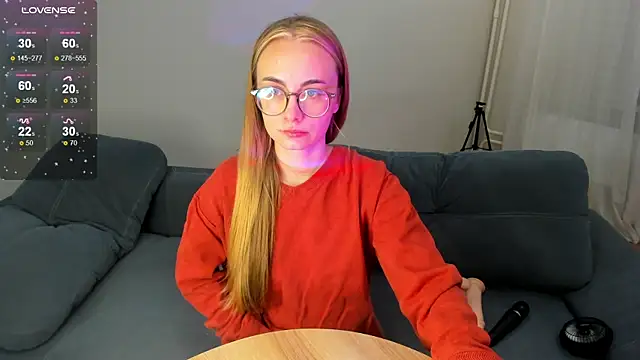 Snapshot of MewStella chatting on September 14, 2025, 9:26 pm MewStella online show from September 14, 2025, 9:26 pm