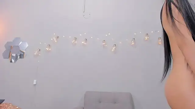 Snapshot of alianim chatting on February 21, 2026, 7:32 am alianim online show from February 21, 2026, 7:32 am