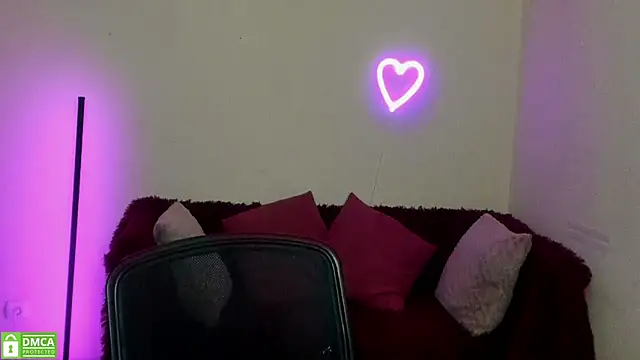 Alicia love00 online show from September 21, 2025, 5:23 am