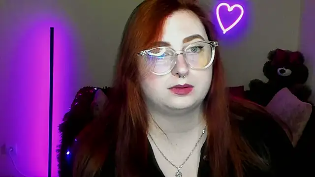 Snapshot of Alicia_love00 chatting on April 14, 2026, 5:23 am Alicia love00 online show from April 14, 2026, 5:23 am