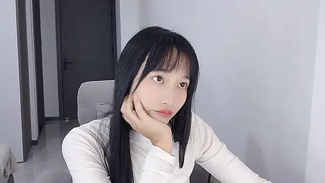 Lisa-3333 online show from October 29, 2025, 1:43 pm