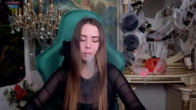 IvoryWood  online show from November 10, 2025, 4:23 pm