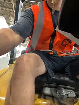 Snapshot of PuttieIn chatting on September 29, 2025, 4:01 pm PuttieIn online show from September 29, 2025, 4:01 pm