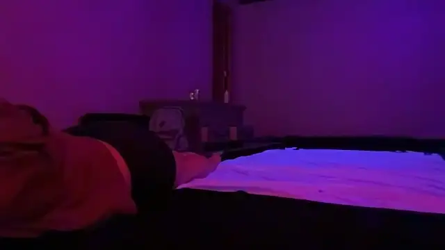 Snapshot of PuttieIn chatting on April 15, 2026, 3:23 am PuttieIn online show from April 15, 2026, 3:23 am