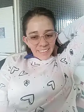 Snapshot of Isabella5_Brown_ chatting on October 8, 2025, 9:15 pm Isabella5 Brown  online show from October 8, 2025, 9:15 pm